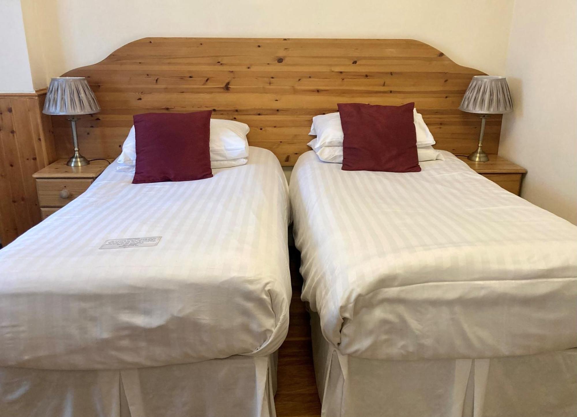 The Bentley Brook Inn アッシュボーン エクステリア 写真