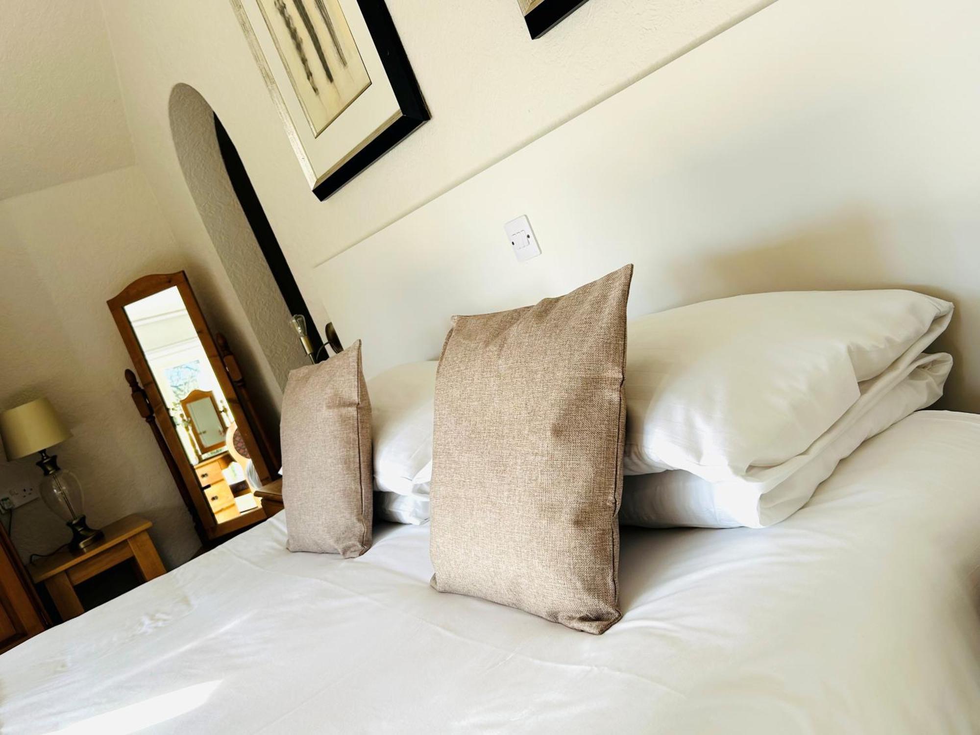 The Bentley Brook Inn アッシュボーン エクステリア 写真
